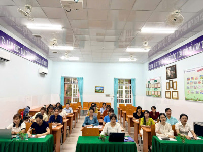 BỒI DƯỠNG CHUYÊN MÔN " GIÁO DỤC CẢM XÚC - XÃ HỘI CHO TRẺ "