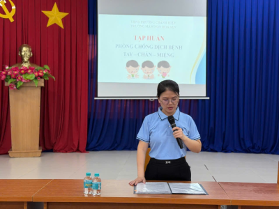 TRƯỜNG MN HOA SEN TẬP HUẤN PHÒNG CHỐNG BỆNH TAY CHÂN MIỆNG