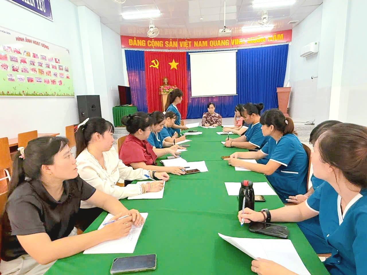 SINH HOẠT CHI BỘ MẦM NON HOA SEN THÁNG 12.2025